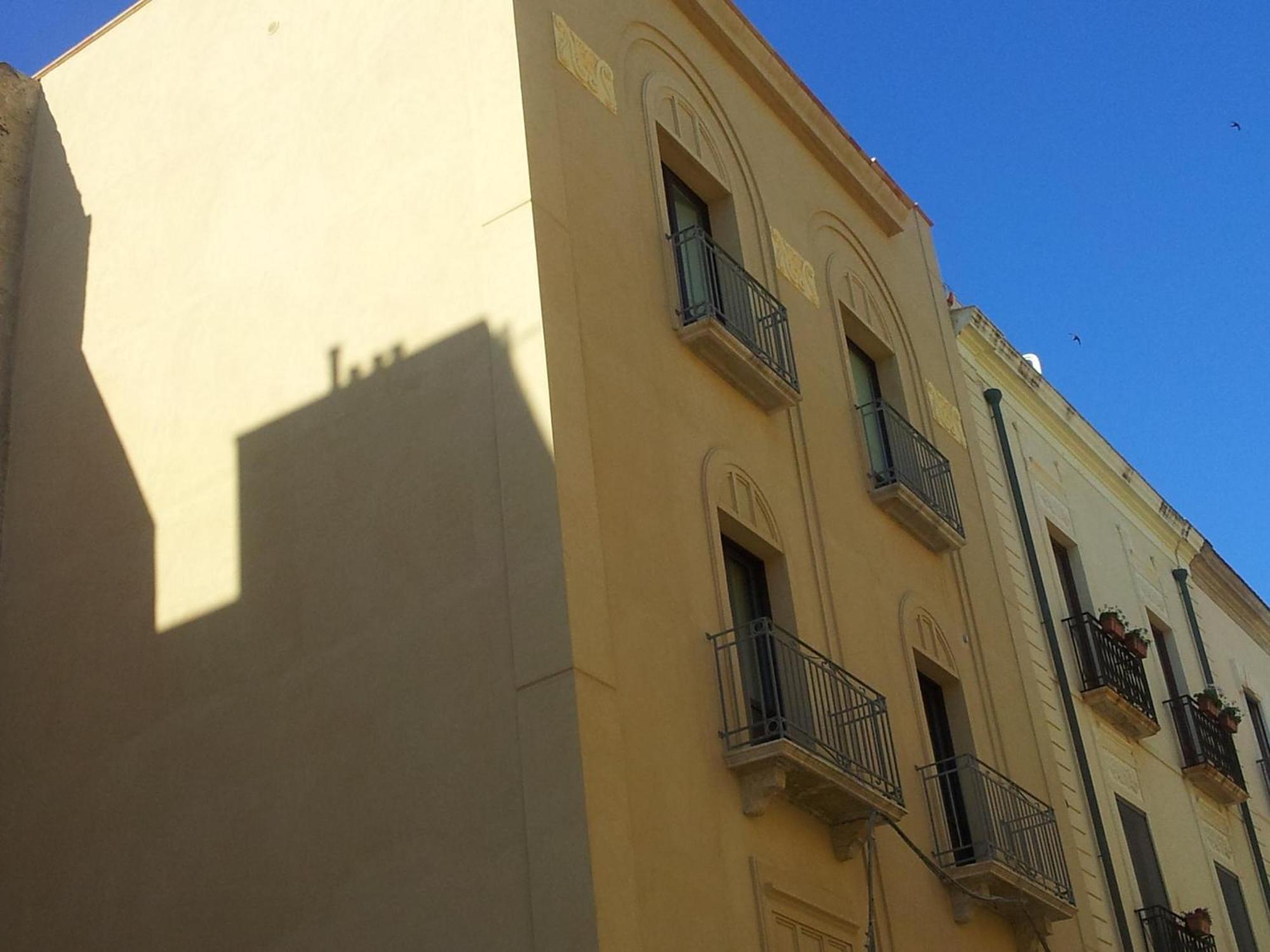 Casakalos Apartments Luxury Vacation Rentals Τράπανι Δωμάτιο φωτογραφία
